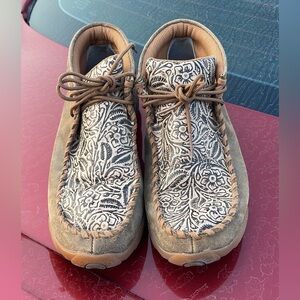 Woman’s size 9 Twisted X